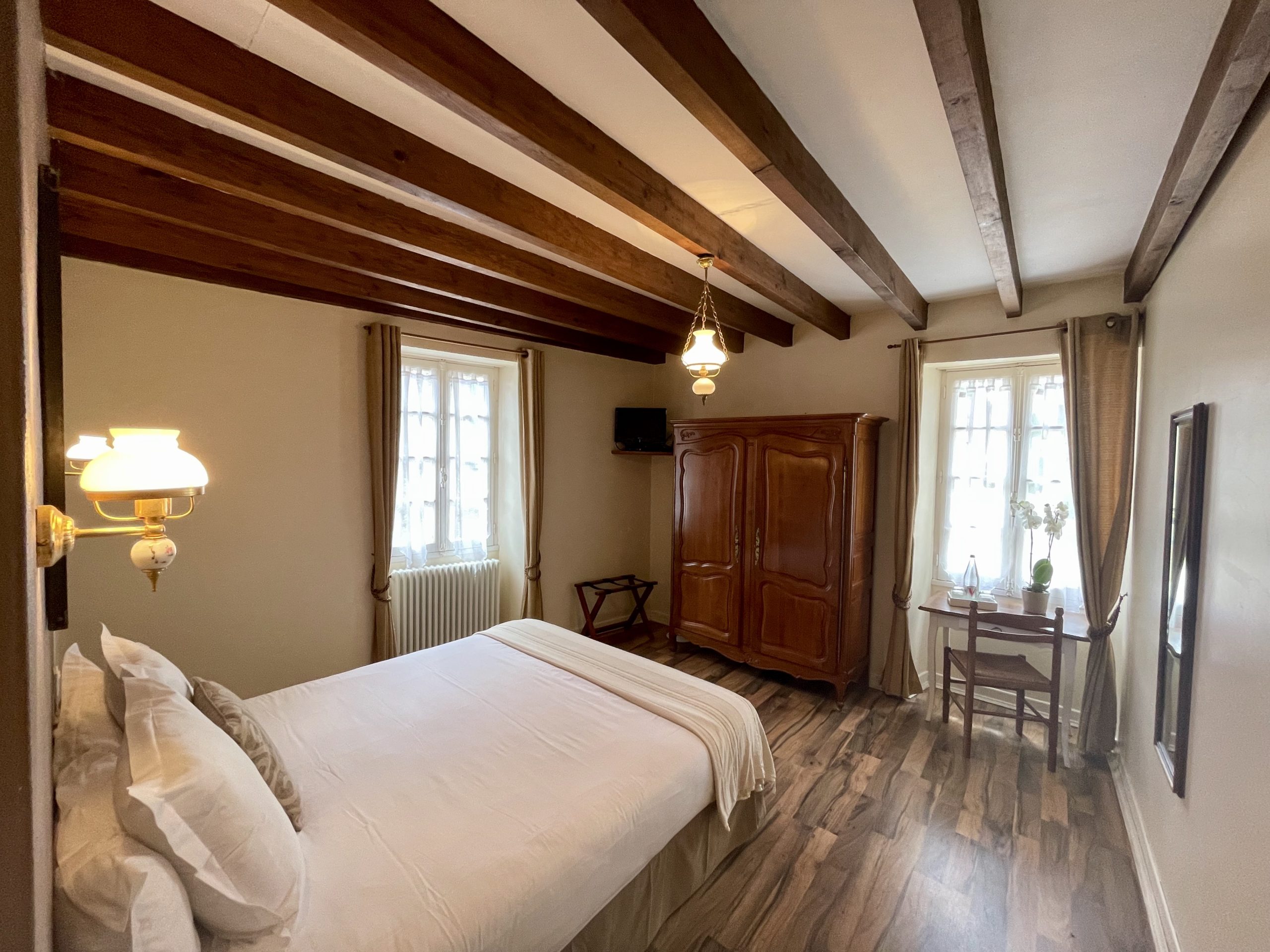 Hostellerie de Goujounac - Bedroom 1